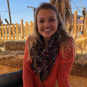 Meet your Posher, Abby